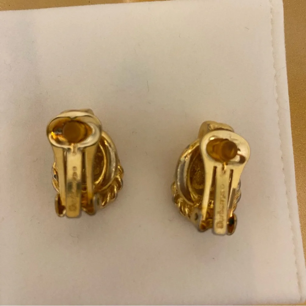 Vintage Elegant Signed Burberrys Gold Knot Earrings - Picture 3 of 8